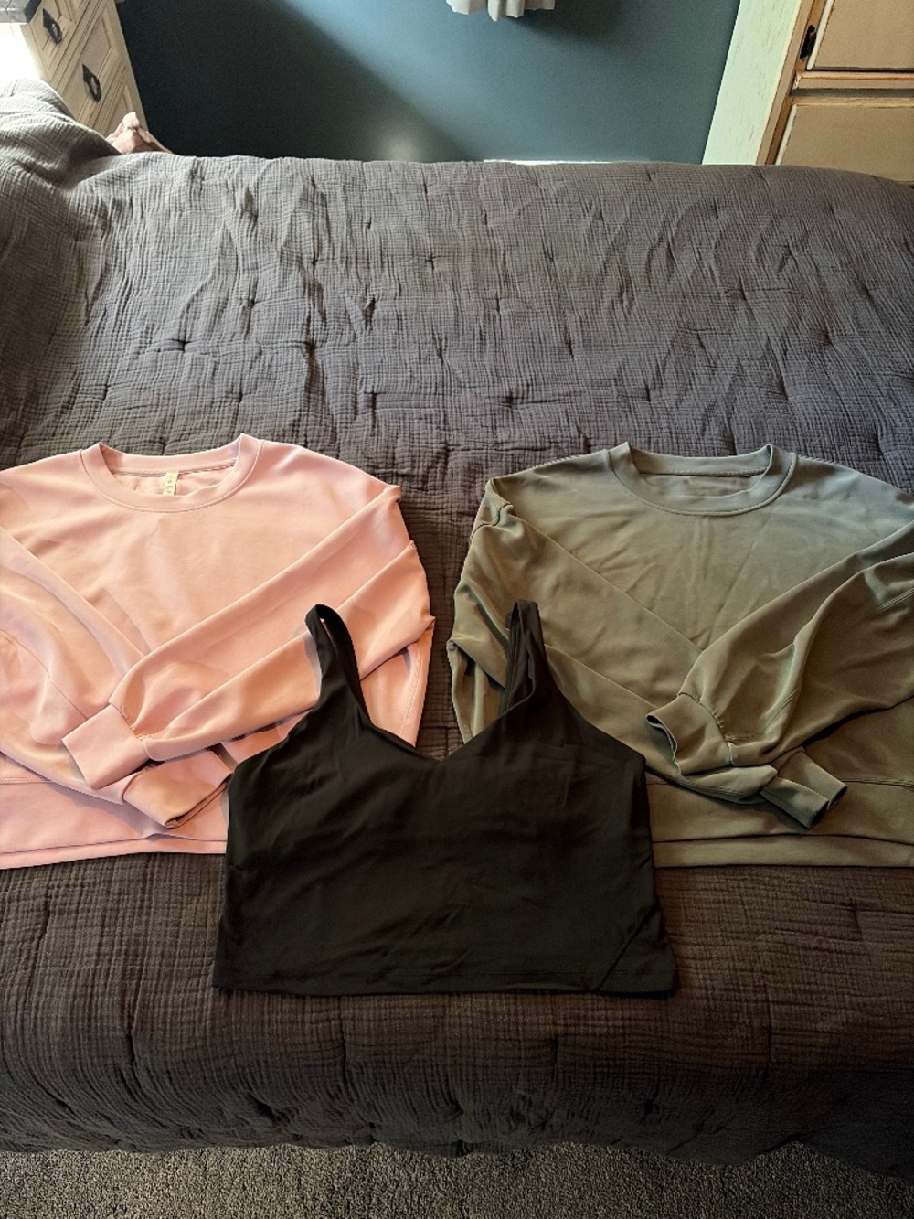Lululemon lot of 3- 2 sweatshirts, 1 sports bra